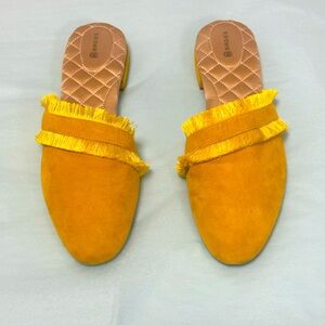 Birdies yellow ani fringe flats 10.5